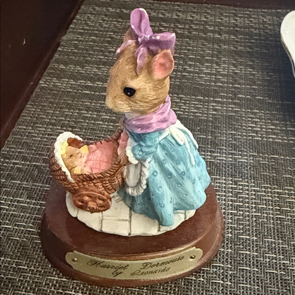 Harriet the Dormouse #LN-06 by Leonardo Figurine vintage 1989